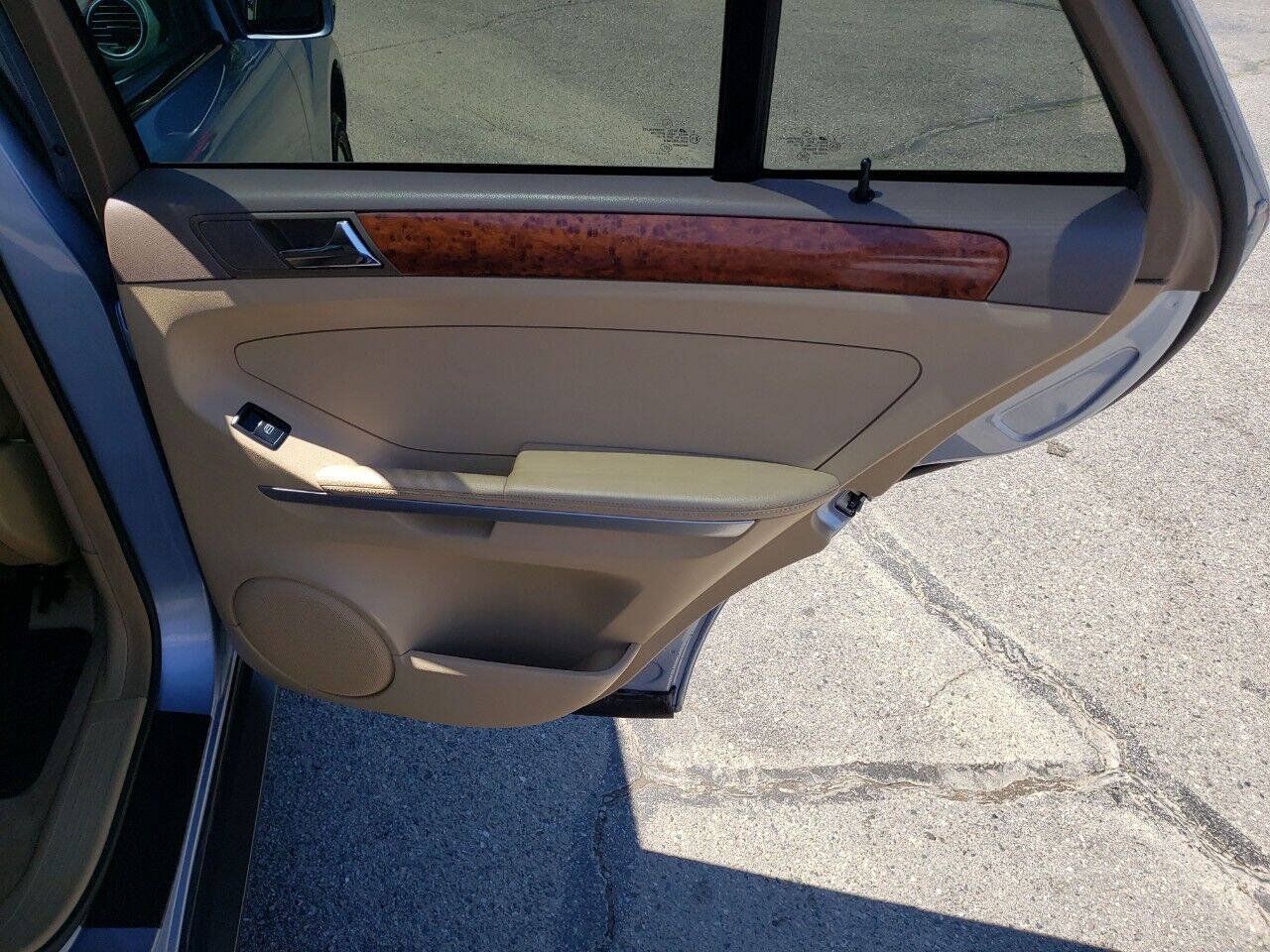 Used 2008 Mercedes-Benz ML 320 4MATIC image 32