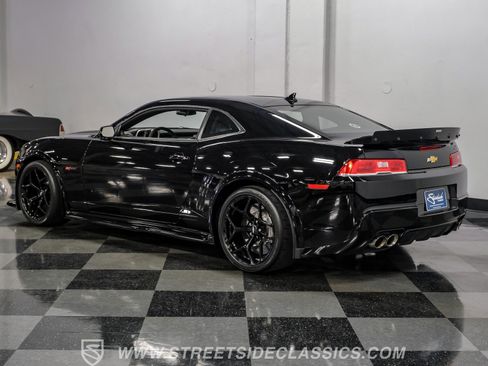 Used 2015 Chevrolet Camaro Z/28 RWD image 8