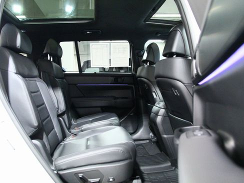 Used 2024 Hyundai Santa Fe Calligraphy image 26