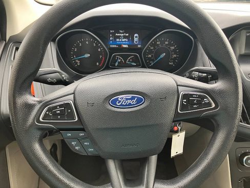 Used 2015 Ford Focus SE FWD image 18