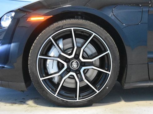 Used 2024 Porsche Taycan image 23