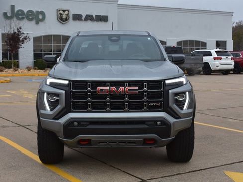 Used 2025 GMC Canyon AT4 image 2