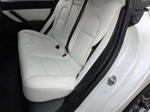 Used 2019 Tesla Model 3 Standard Range Plus image 18