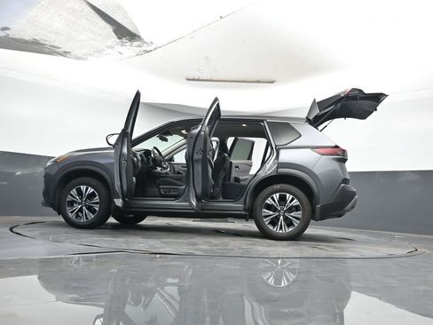 Used 2021 Nissan Rogue SV image 43