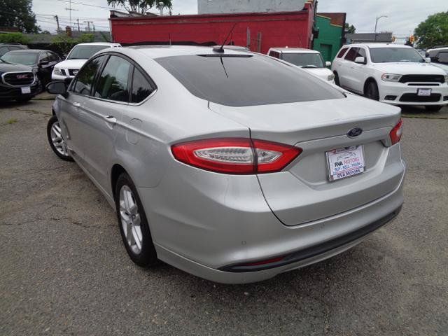 Used 2016 Ford Fusion SE FWD image 5