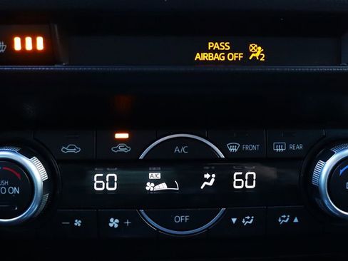 Used 2018 MAZDA MAZDA3 Touring image 50