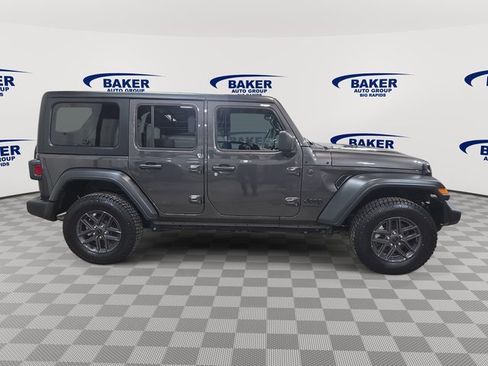Used 2024 Jeep Wrangler Sport S image 2