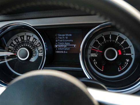 Used 2013 Ford Mustang Premium image 17