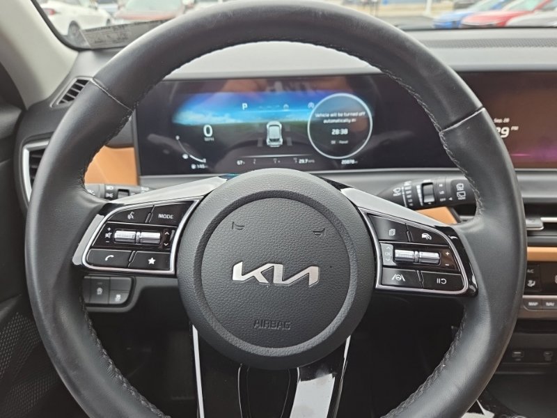 Used 2024 Kia Seltos EX AWD/4WD image 11
