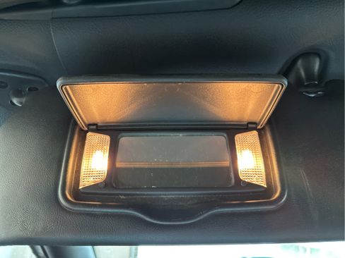 Used 2004 Chevrolet SSR w/ Preferred Equipment Group image 36