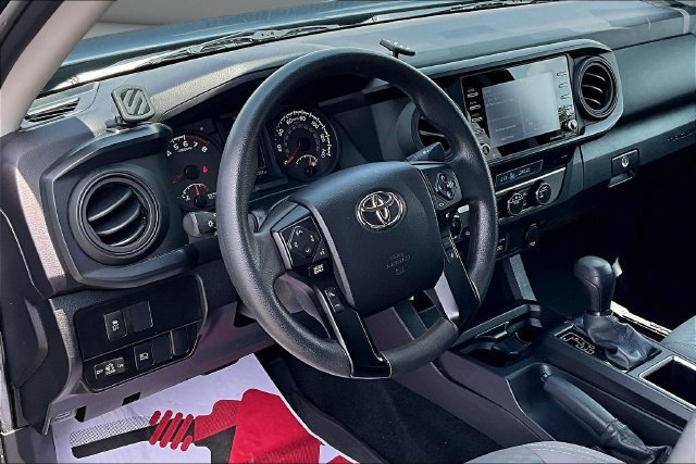 Used 2022 Toyota Tacoma SR AWD/4WD image 17