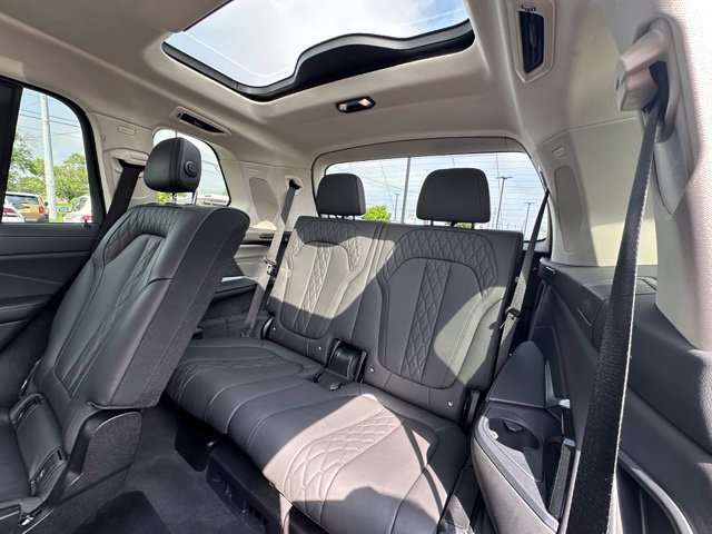 Certified 2025 BMW X7 xDrive40i AWD/4WD image 37