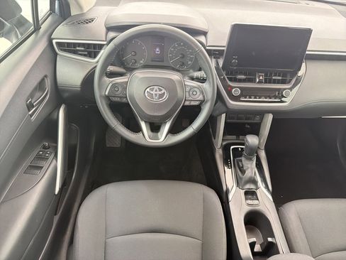 Used 2024 Toyota Corolla Cross LE AWD/4WD image 4