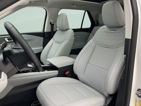 New 2026 Ford Explorer Platinum w/ LUX Leather Package AWD/4WD image 14