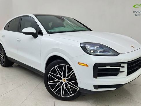 Used 2024 Porsche Cayenne Coupe AWD/4WD image 1