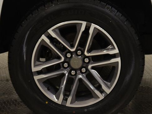 Used 2019 Chevrolet Colorado W/T w/ Custom Special Edition image 12