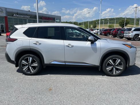Used 2023 Nissan Rogue SL w/ SL Premium Package AWD/4WD image 2