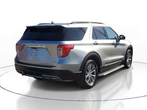 Used 2021 Ford Explorer XLT w/ Equipment Group 202A AWD/4WD image 4