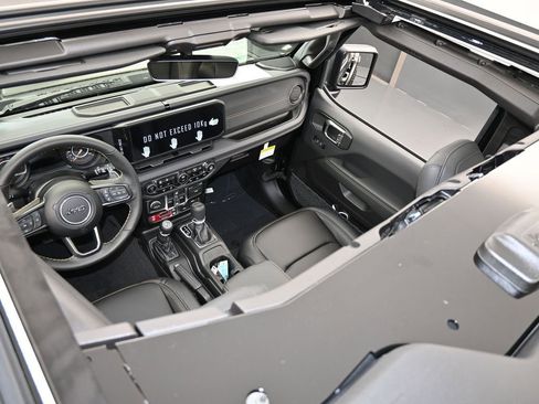 Used 2025 Jeep Wrangler Unlimited Rubicon 392 image 19