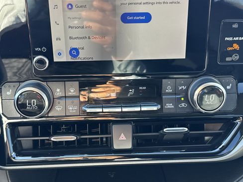 Used 2023 Toyota Highlander L image 28