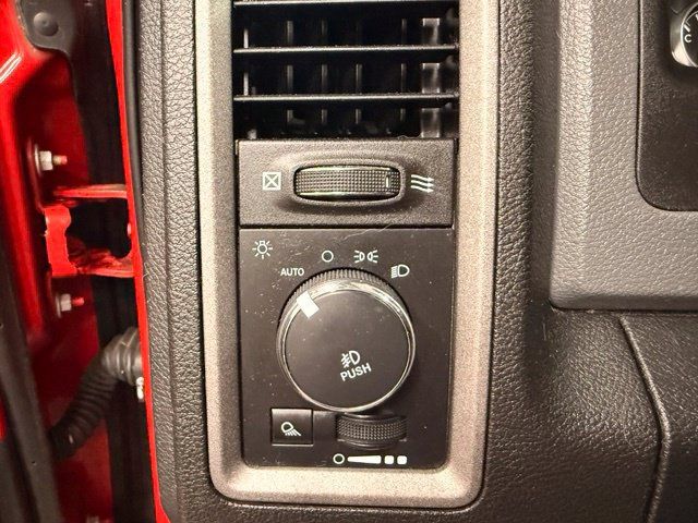 Used 2017 RAM 1500 Express AWD/4WD image 15