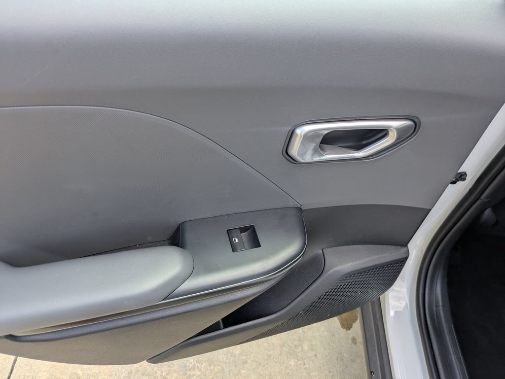 Used 2025 Kia K4 FWD image 7