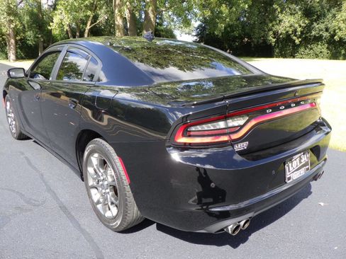 Used 2017 Dodge Charger SXT w/ AWD Plus Group image 3
