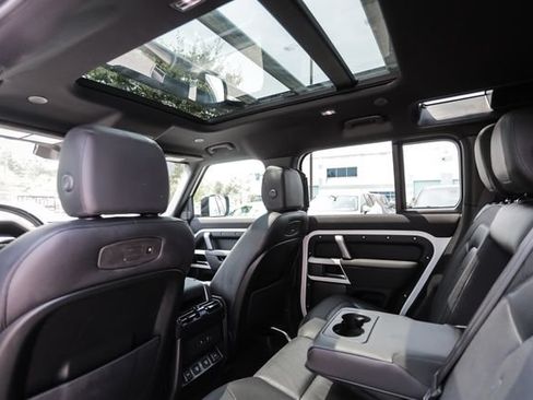 Used 2022 Land Rover Defender 110 X-Dynamic SE AWD/4WD image 46