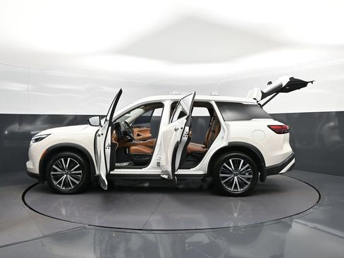 Certified 2023 INFINITI QX60 Sensory w/ Vision Package AWD/4WD image 42
