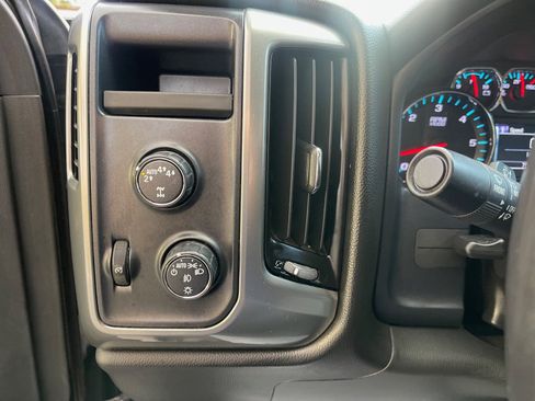 Used 2018 Chevrolet Silverado 1500 LT w/ All Star Edition image 32