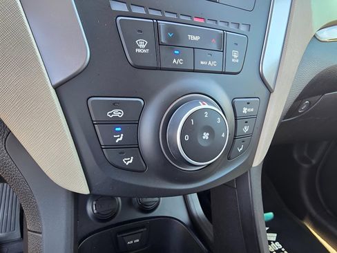 Used 2015 Hyundai Santa Fe GLS AWD/4WD image 18