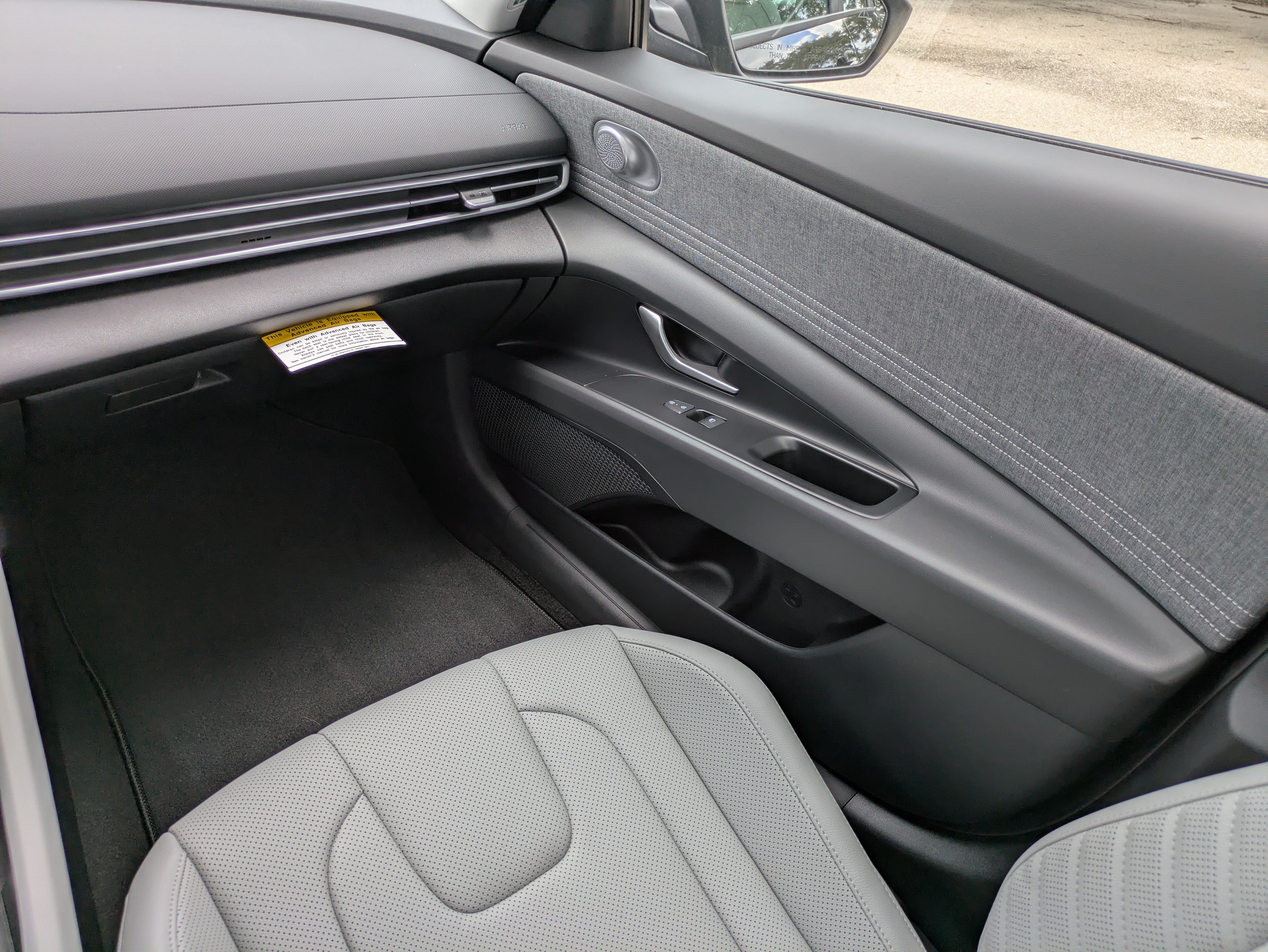New 2026 Hyundai Elantra SEL Sport FWD image 15