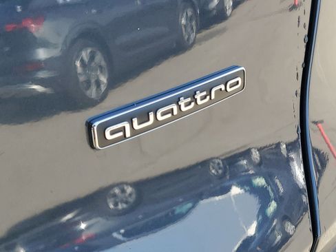 Used 2025 Audi Q5 Premium w/ Convenience Package image 7