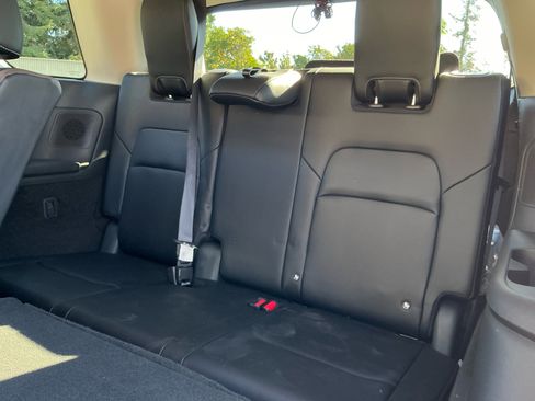 Used 2023 Nissan Pathfinder Platinum w/ Cargo Package image 29