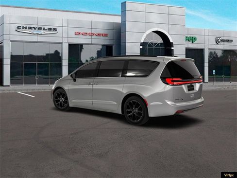 New 2026 Chrysler Pacifica Select w/ S Appearance Package image 4