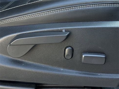 Used 2020 GMC Canyon Denali image 28