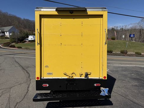 Used 2019 GMC Savana 3500 3500 2dr 139 in. WB Cutaway Ch w/ Power Convenience Package image 17