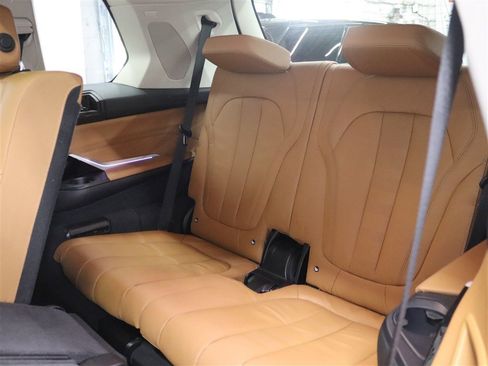 Used 2022 BMW X7 xDrive40i w/ Premium Package AWD/4WD image 15