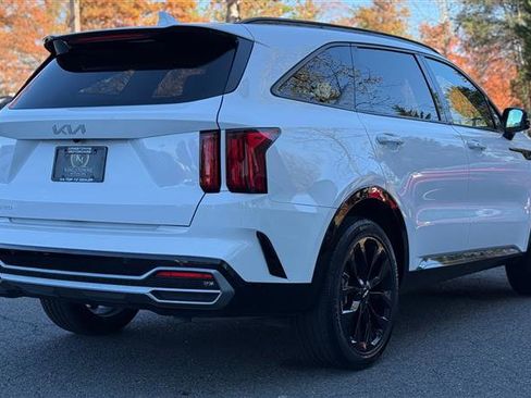 Used 2023 Kia Sorento SX image 8