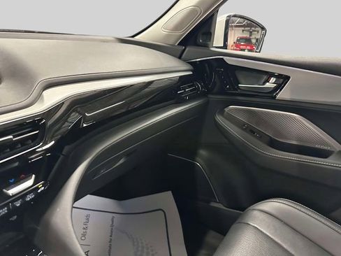 Used 2023 Acura MDX SH-AWD w/ Technology Package image 29