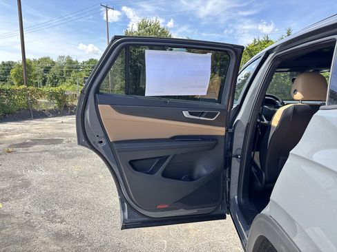 New 2026 Volkswagen Atlas Cross Sport SEL R-Line image 29