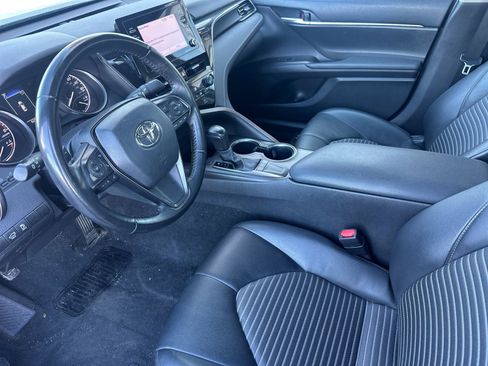 Used 2024 Toyota Camry SE image 9