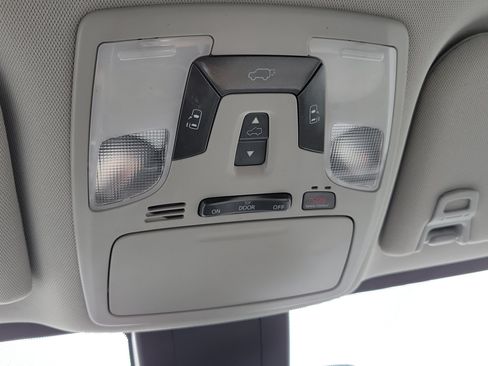 Certified 2020 Toyota Sienna XLE FWD image 33
