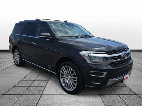 Used 2024 Ford Expedition Limited AWD/4WD image 3