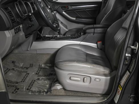 Used 2006 Toyota 4Runner Limited image 24