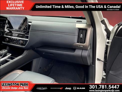 Used 2024 Nissan Pathfinder Platinum AWD/4WD image 26