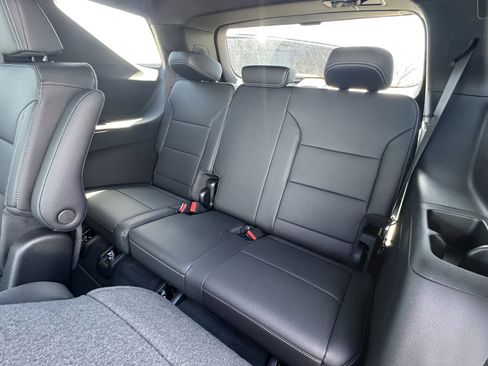 New 2026 Chevrolet Traverse LT image 9