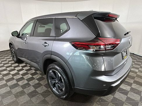 Used 2025 Nissan Rogue SV FWD image 5