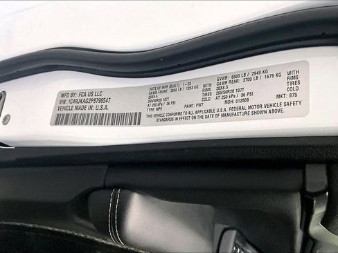 Used 2023 Jeep Grand Cherokee L Altitude image 19