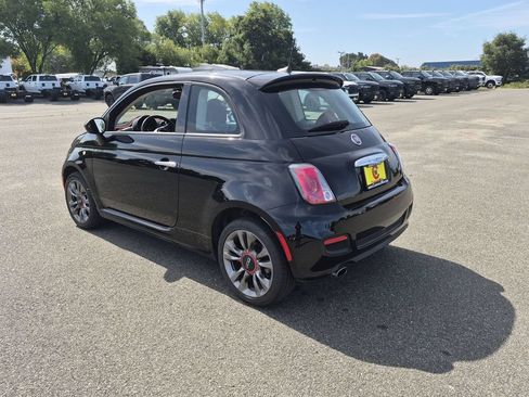 Used 2017 FIAT 500 Pop w/ Sport Appearance Package FWD image 5